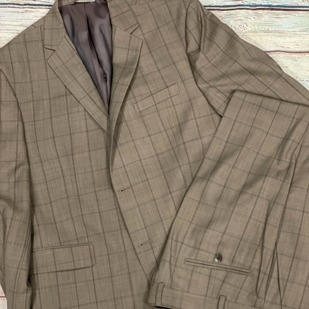 Perry Ellis suit brand new